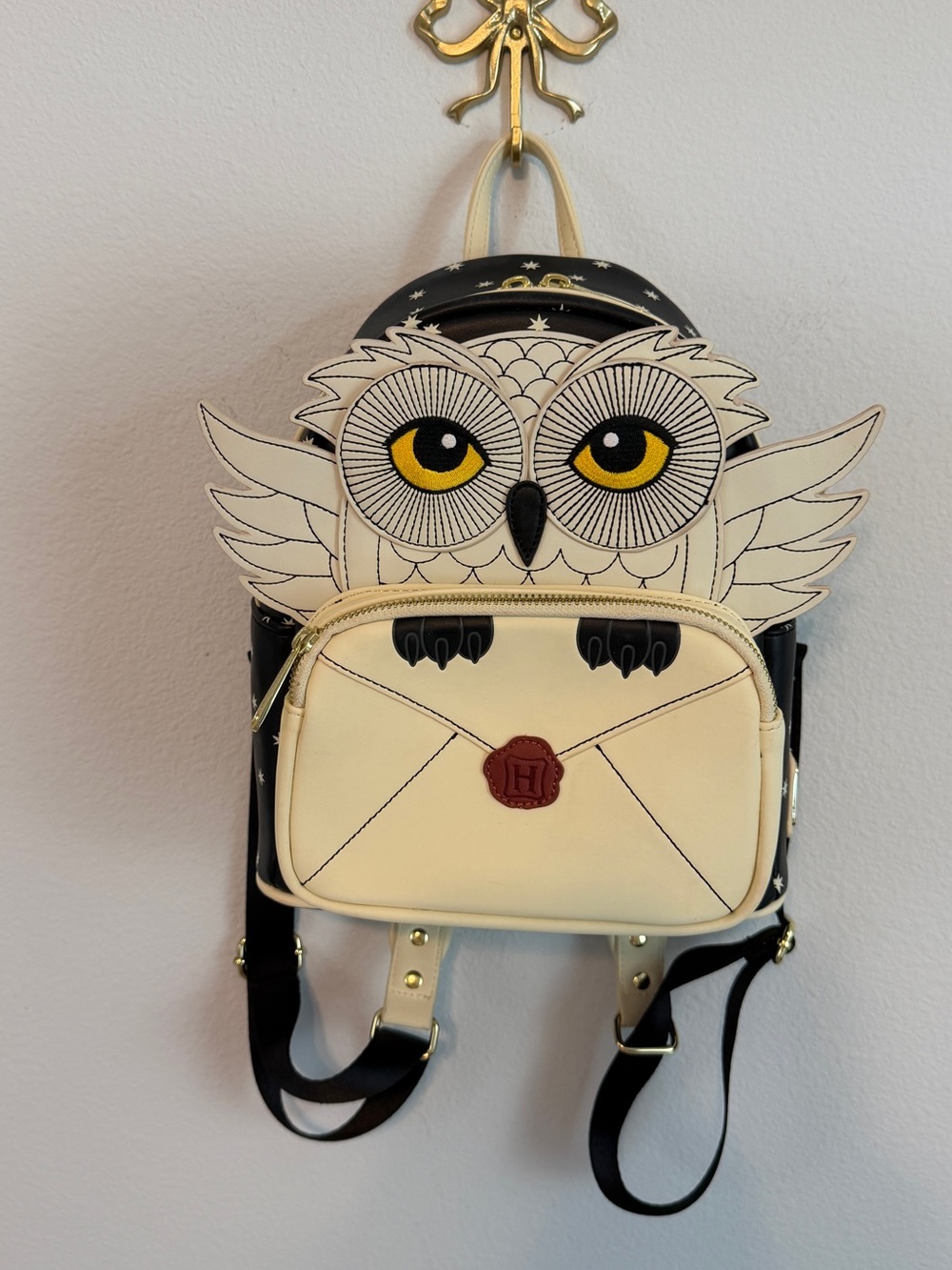 Loungefly Harry Potter Hedwig Owl Envelope Mini Backpack - Picture 2 of 11
